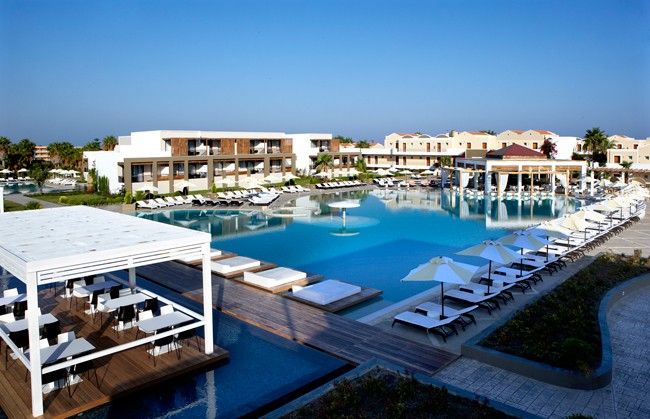 Pelagos Suites Hotel - 11