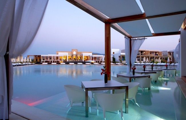 Pelagos Suites Hotel - 14