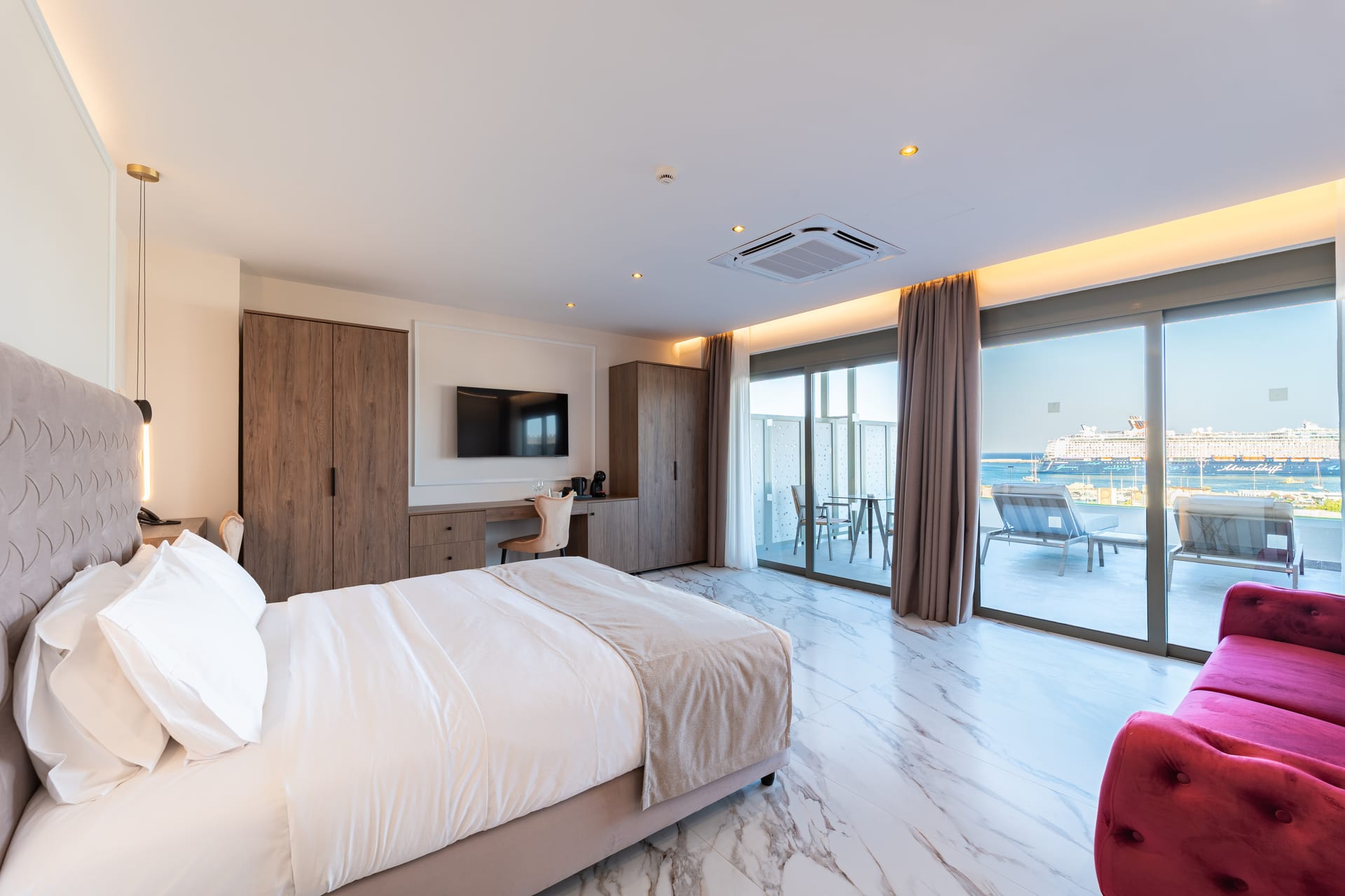 Philia Center Suites - 1