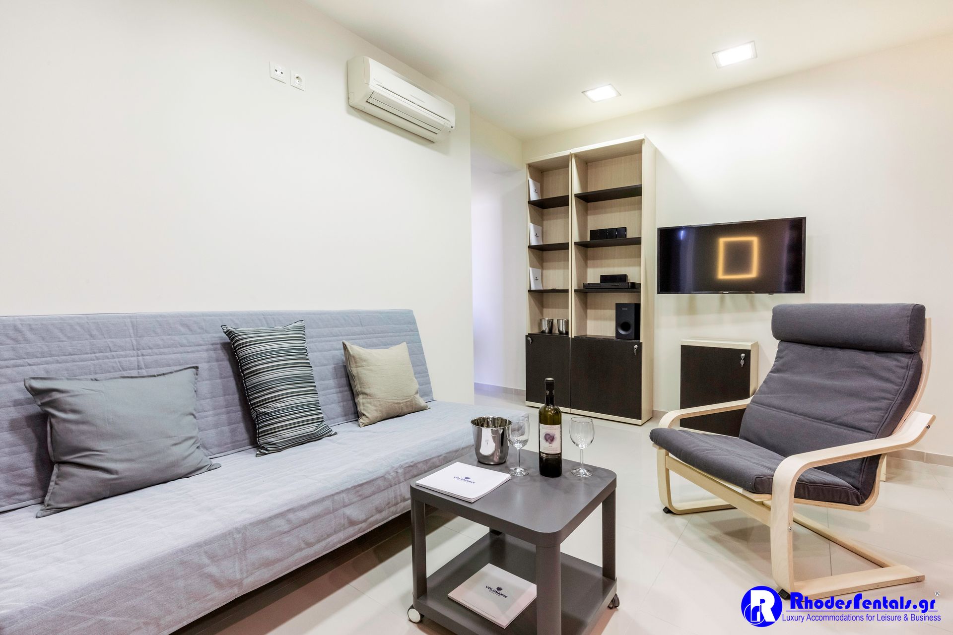 Rhodes Central Suite - 6