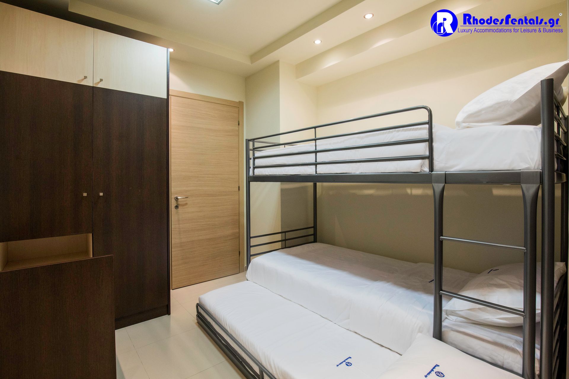 Rhodes Central Suite - 12