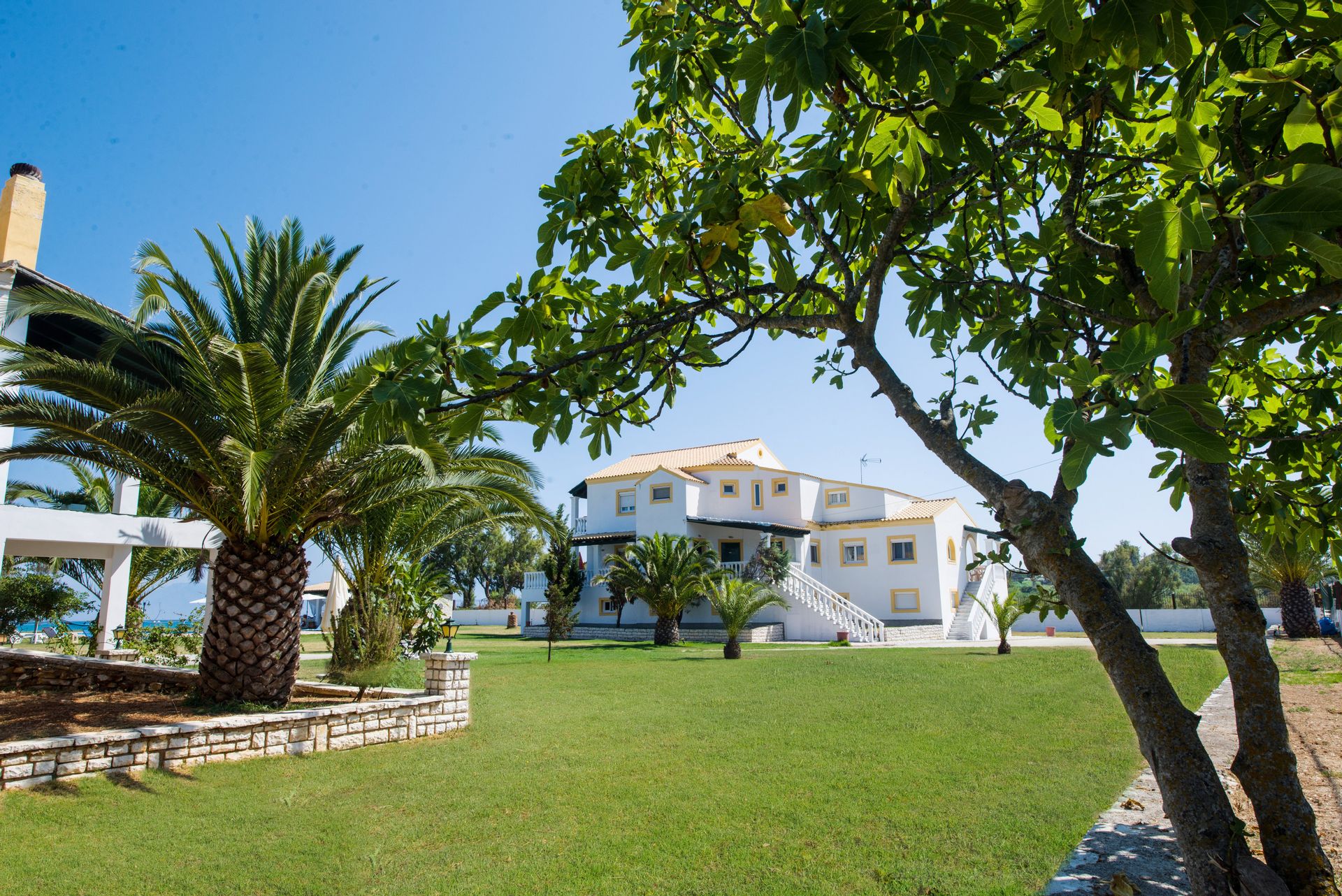 S & C Kosmos Beach Hotel - 1