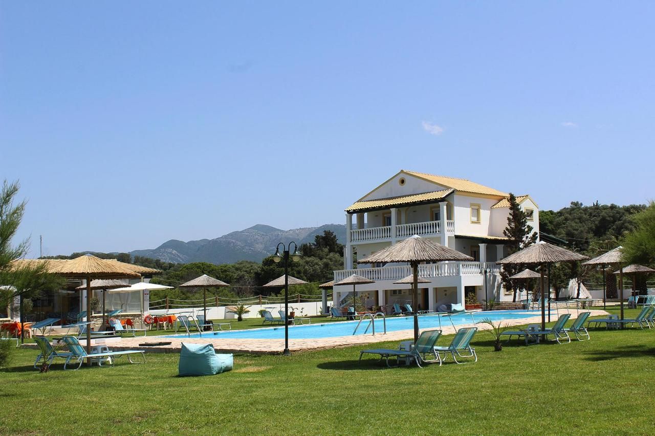 S & C Kosmos Beach Hotel - 7