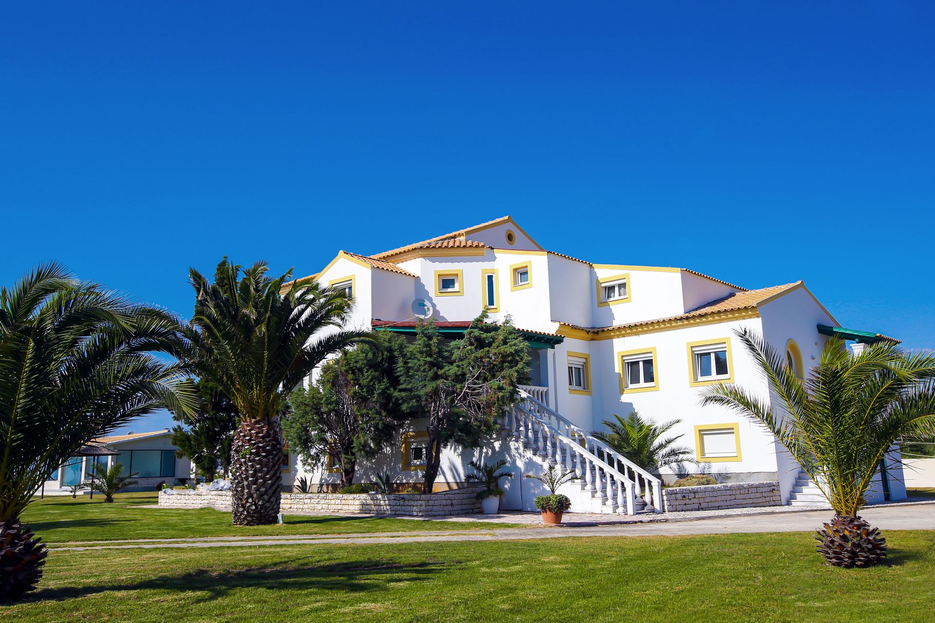 S & C Kosmos Beach Hotel - 9