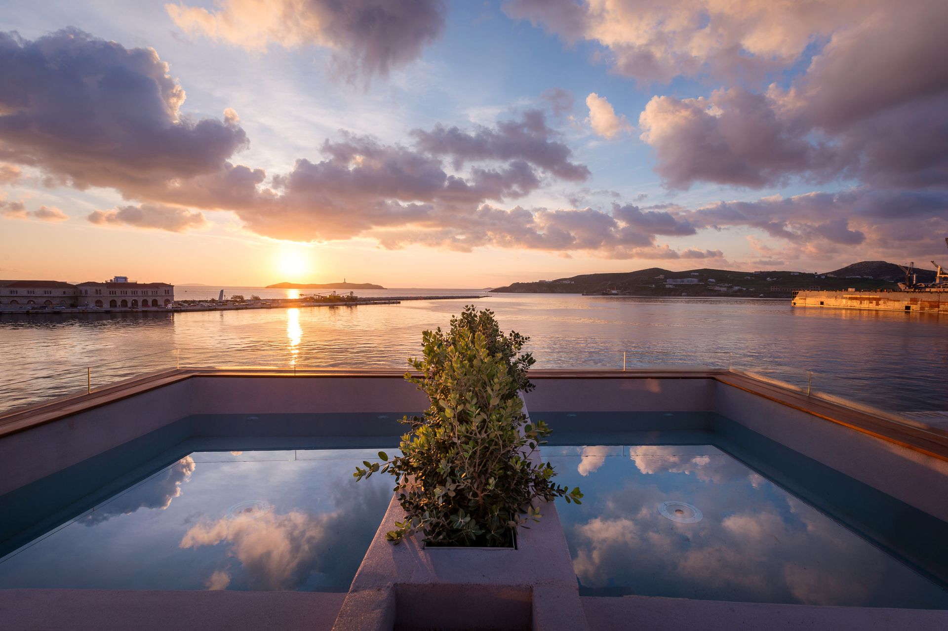 Shapes Luxury Suites - 3