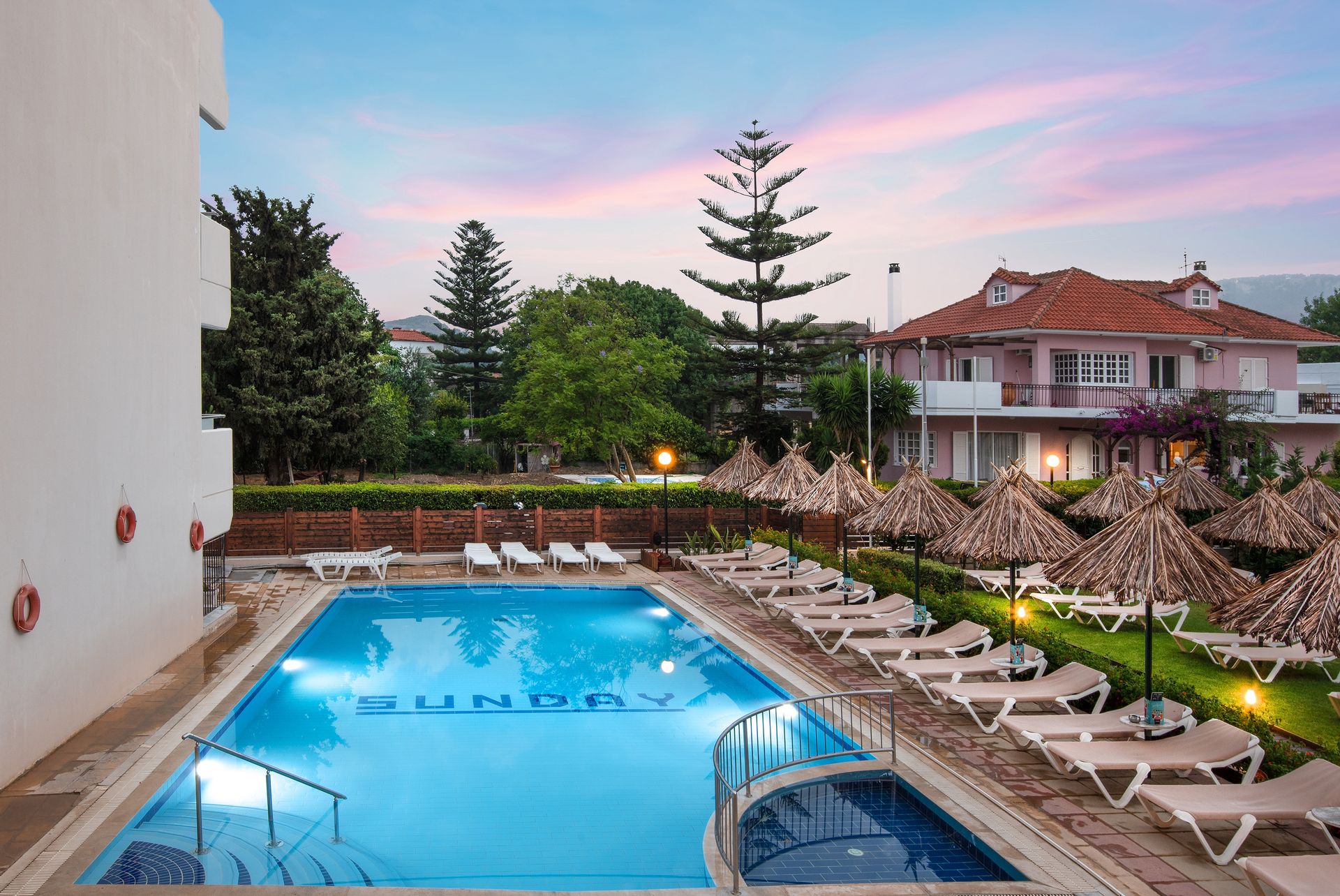 Sunday Hotel - 3