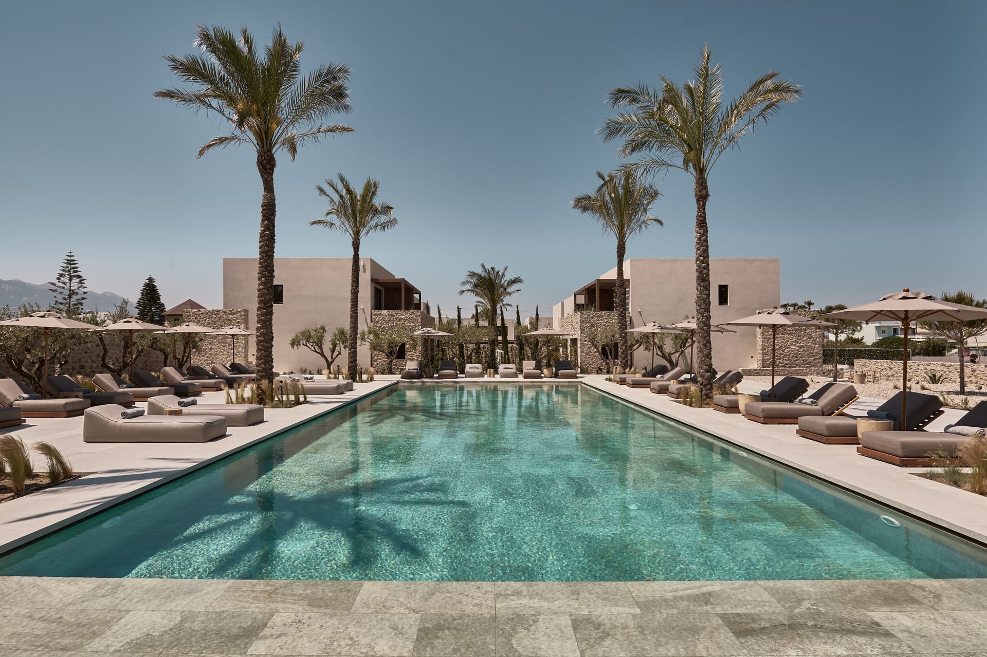 Theros All Suite Hotel - 1