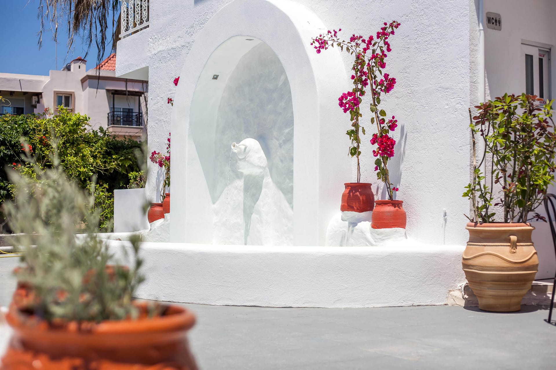 Tinas Plus Hotel - 11
