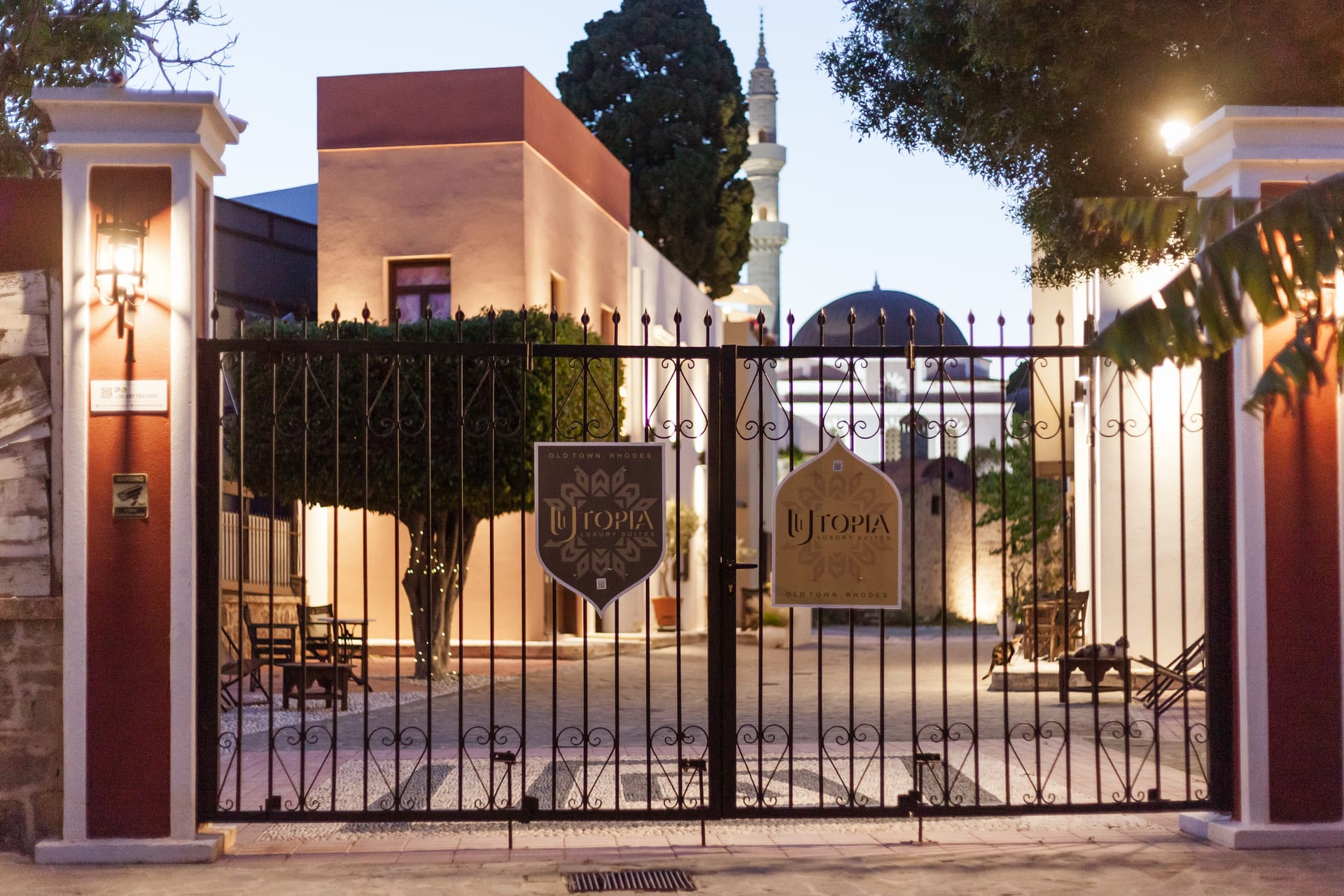Utopia Luxury Suites  | Old Town - 1
