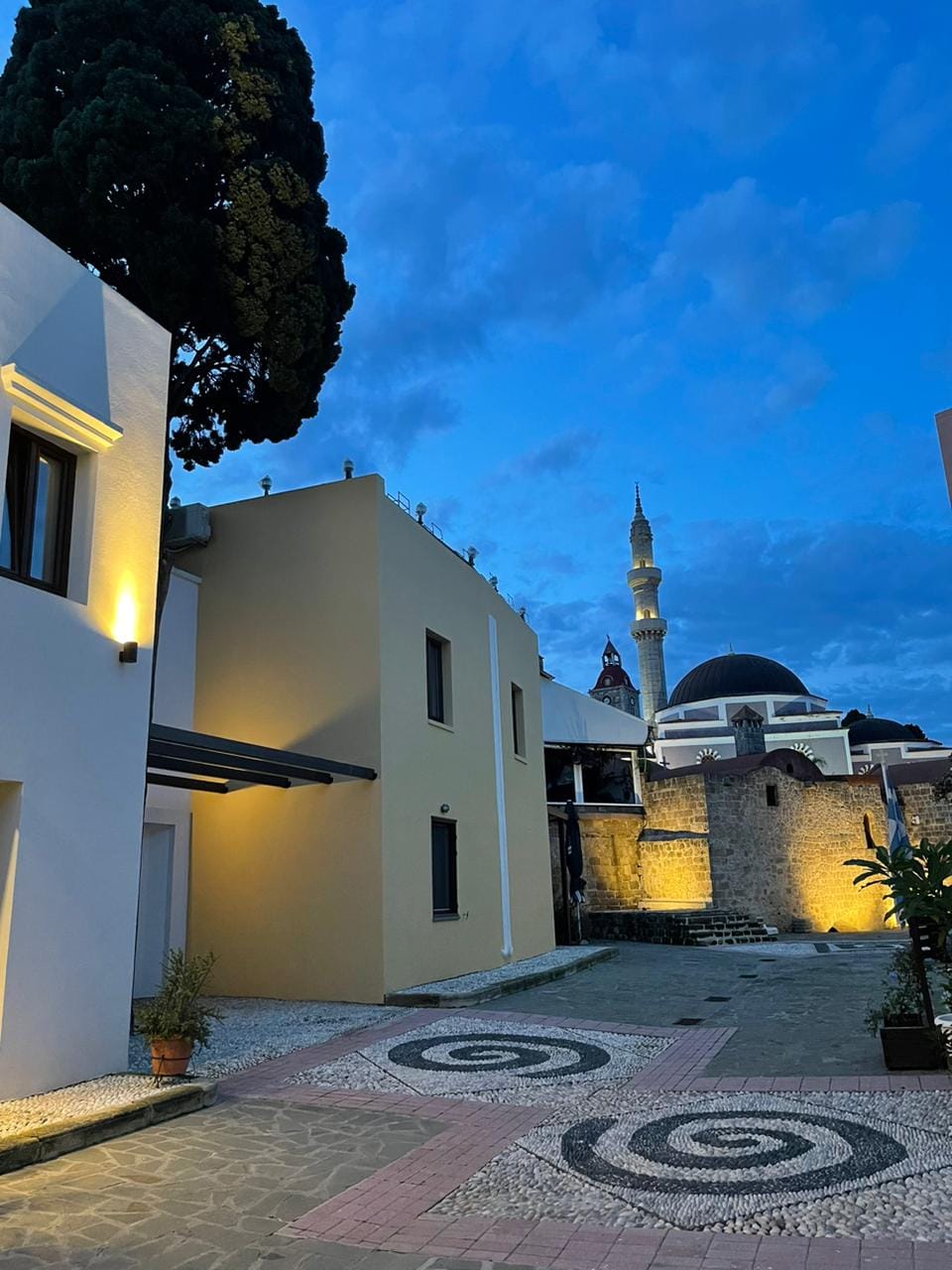 Utopia Luxury Suites  | Old Town - 4