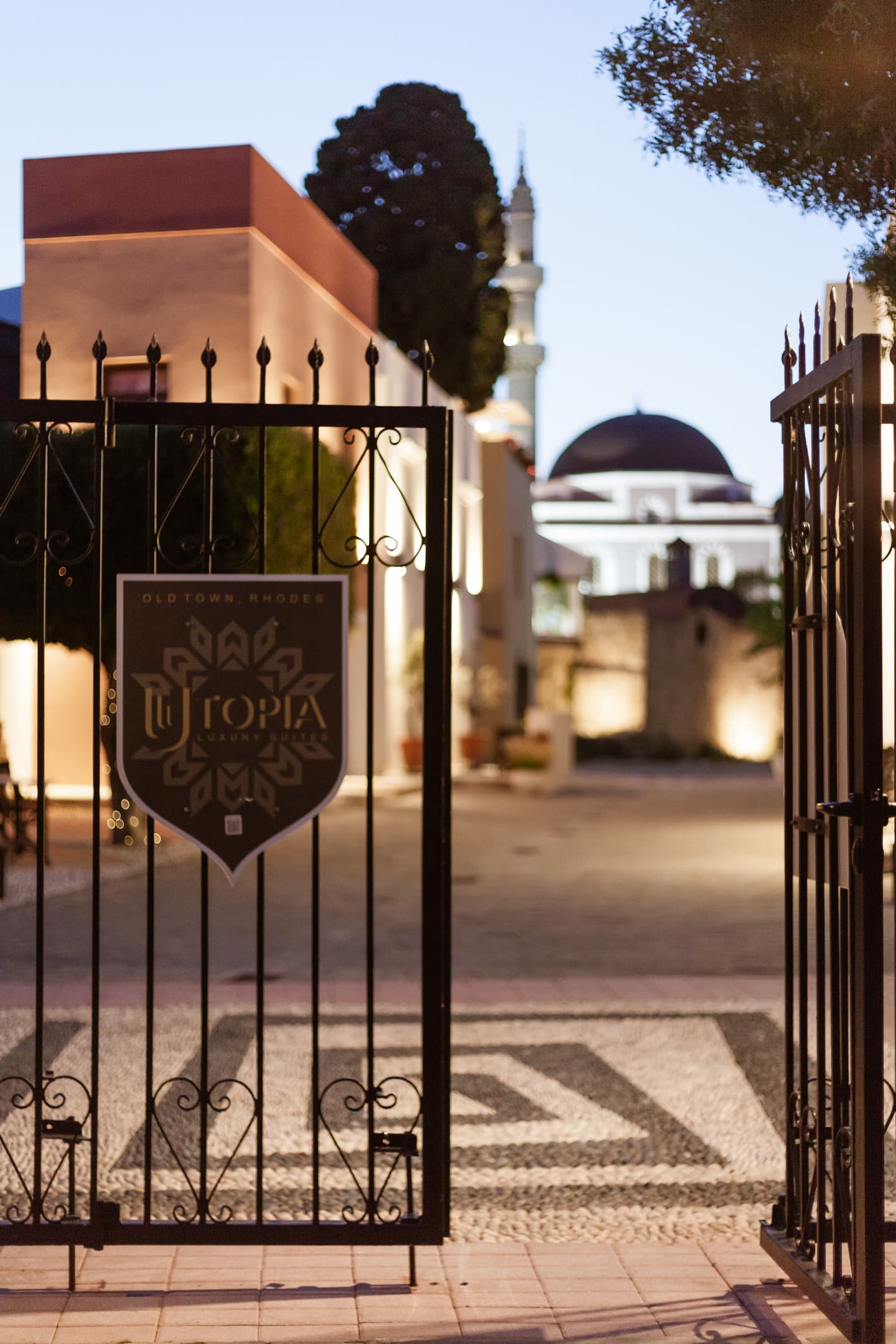 Utopia Luxury Suites  | Old Town - 7