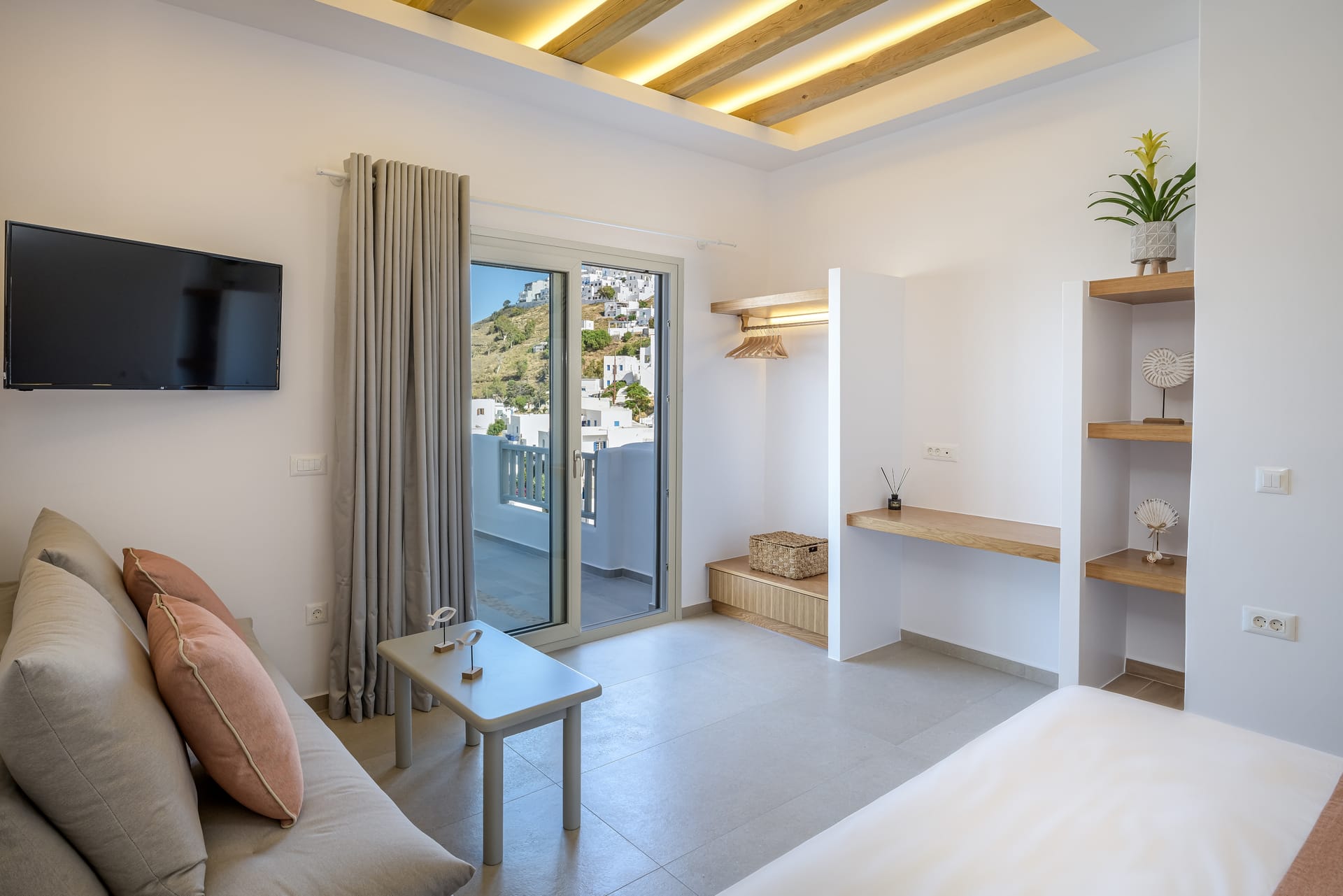Vivere Luxury Suites - 3