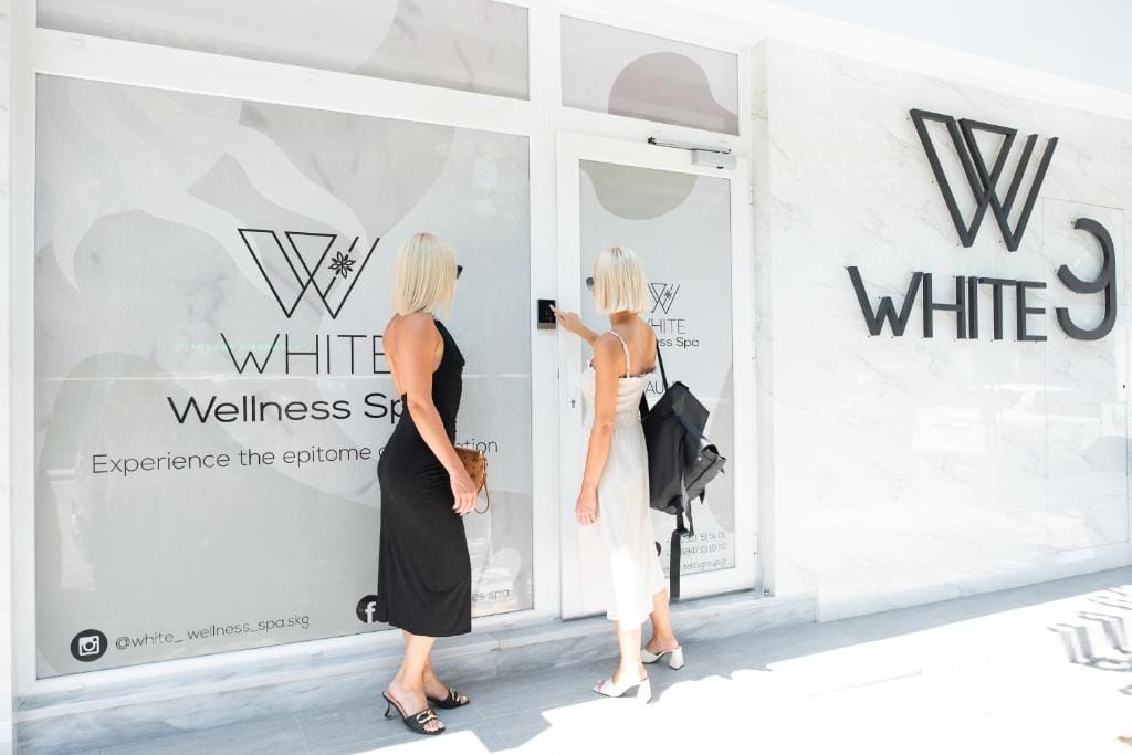White Luxury Rooms - 11