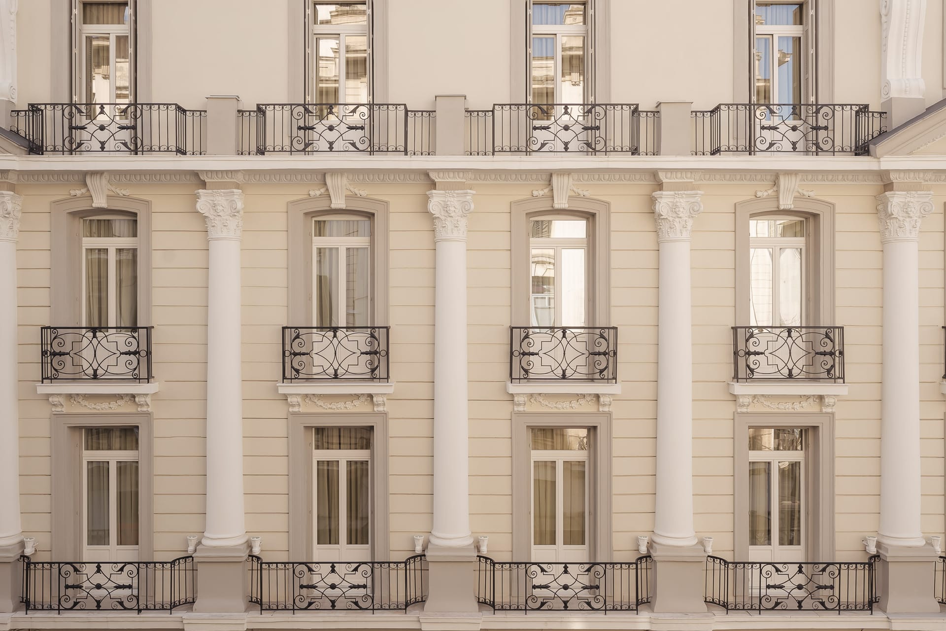 Zenith Premium Suites - 2