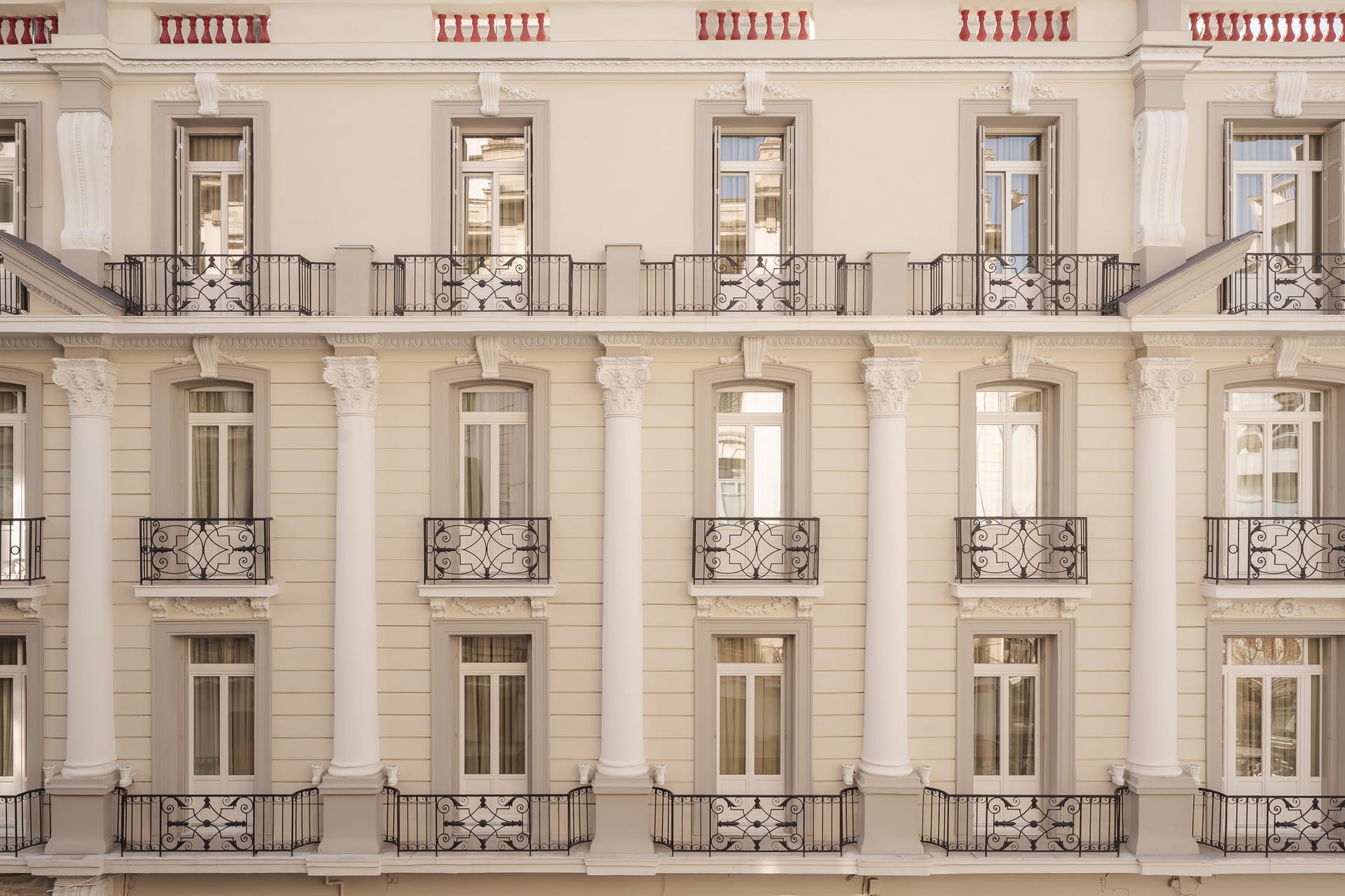 Zenith Premium Suites - 3
