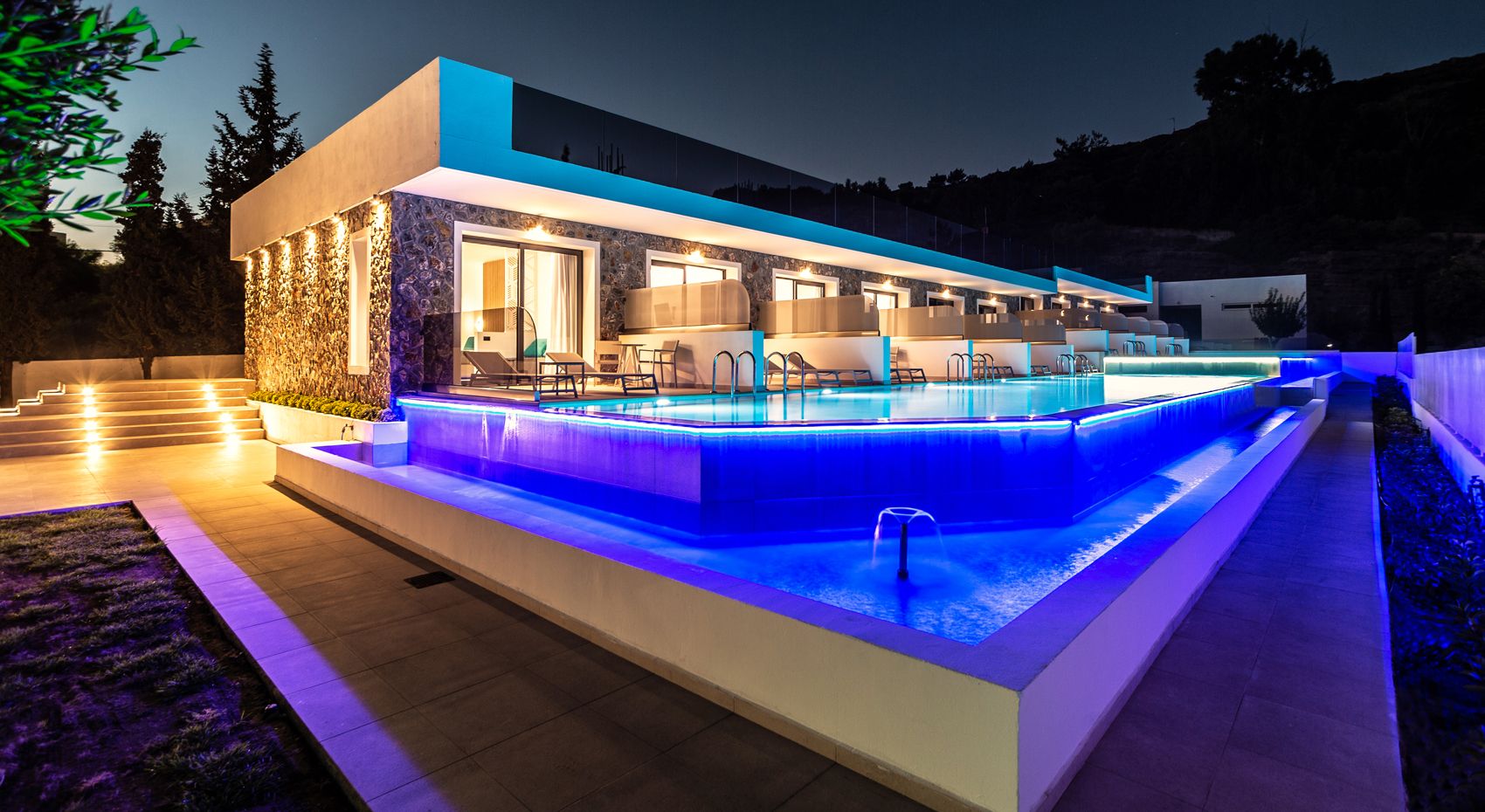 Zoes Hotel - 1