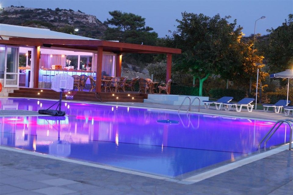 Zoes Hotel - 2