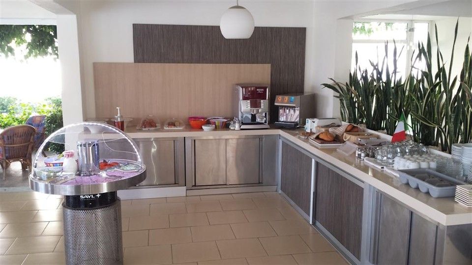 Zoes Hotel - 7