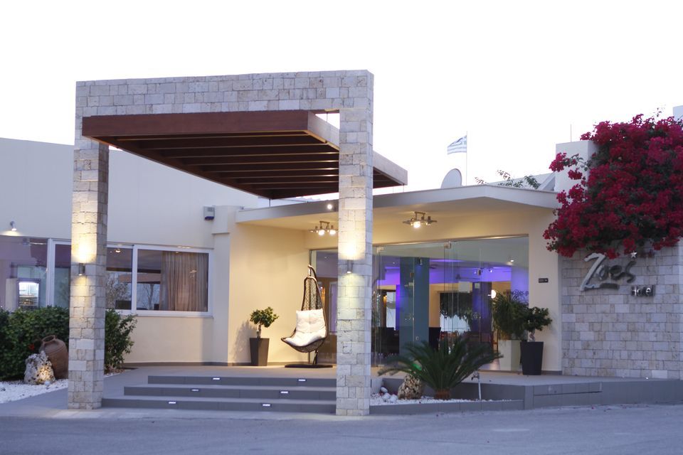Zoes Hotel - 9