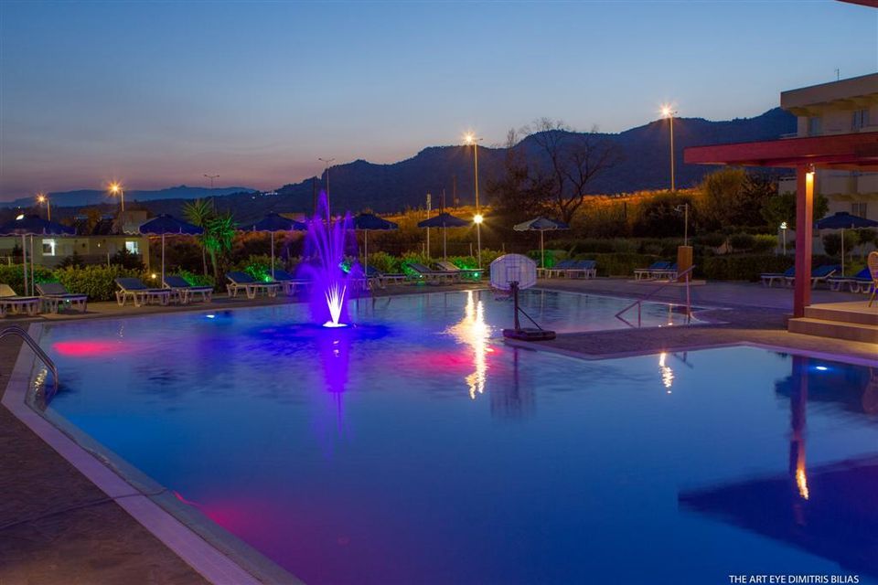 Zoes Hotel - 12
