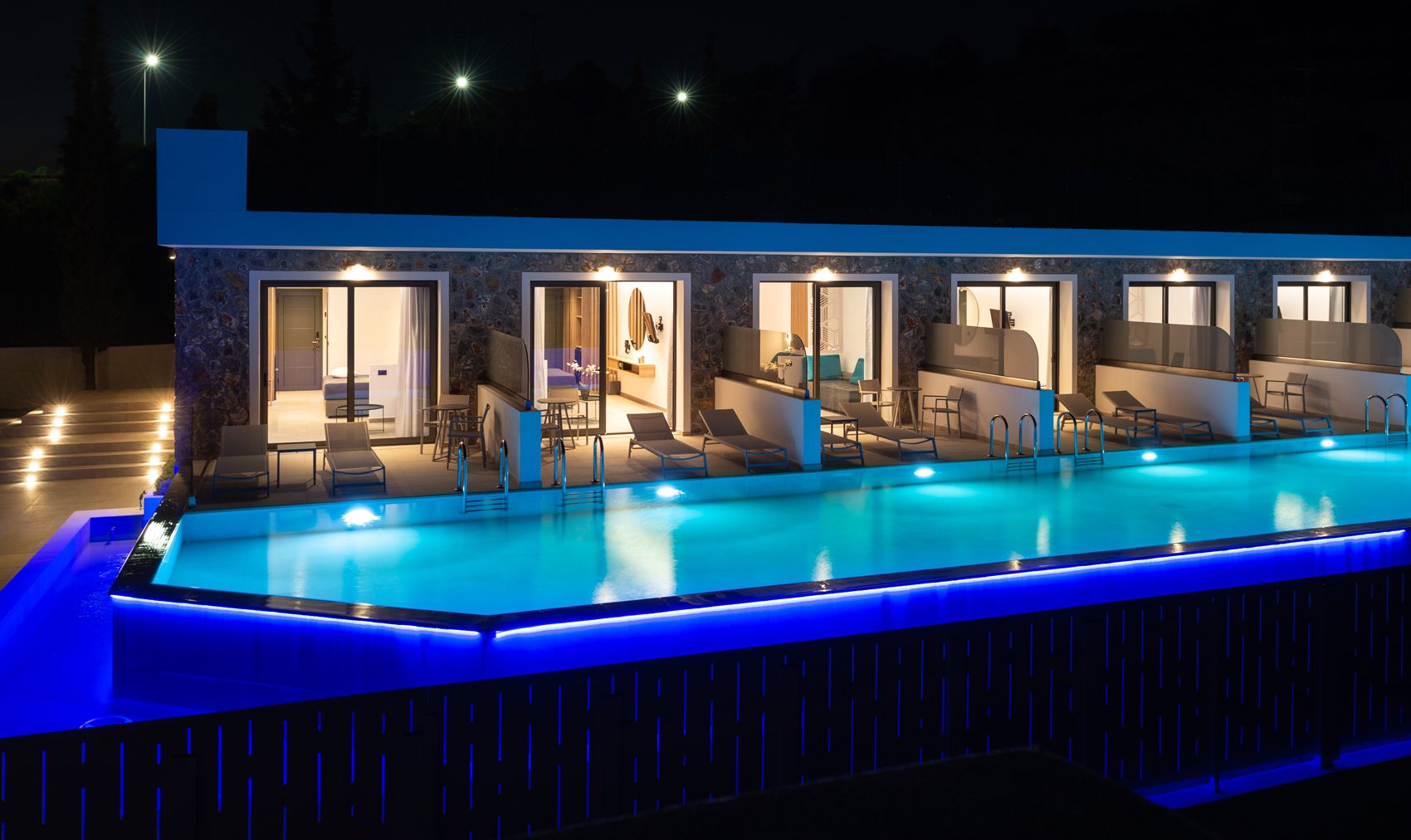 Zoes Hotel - 102