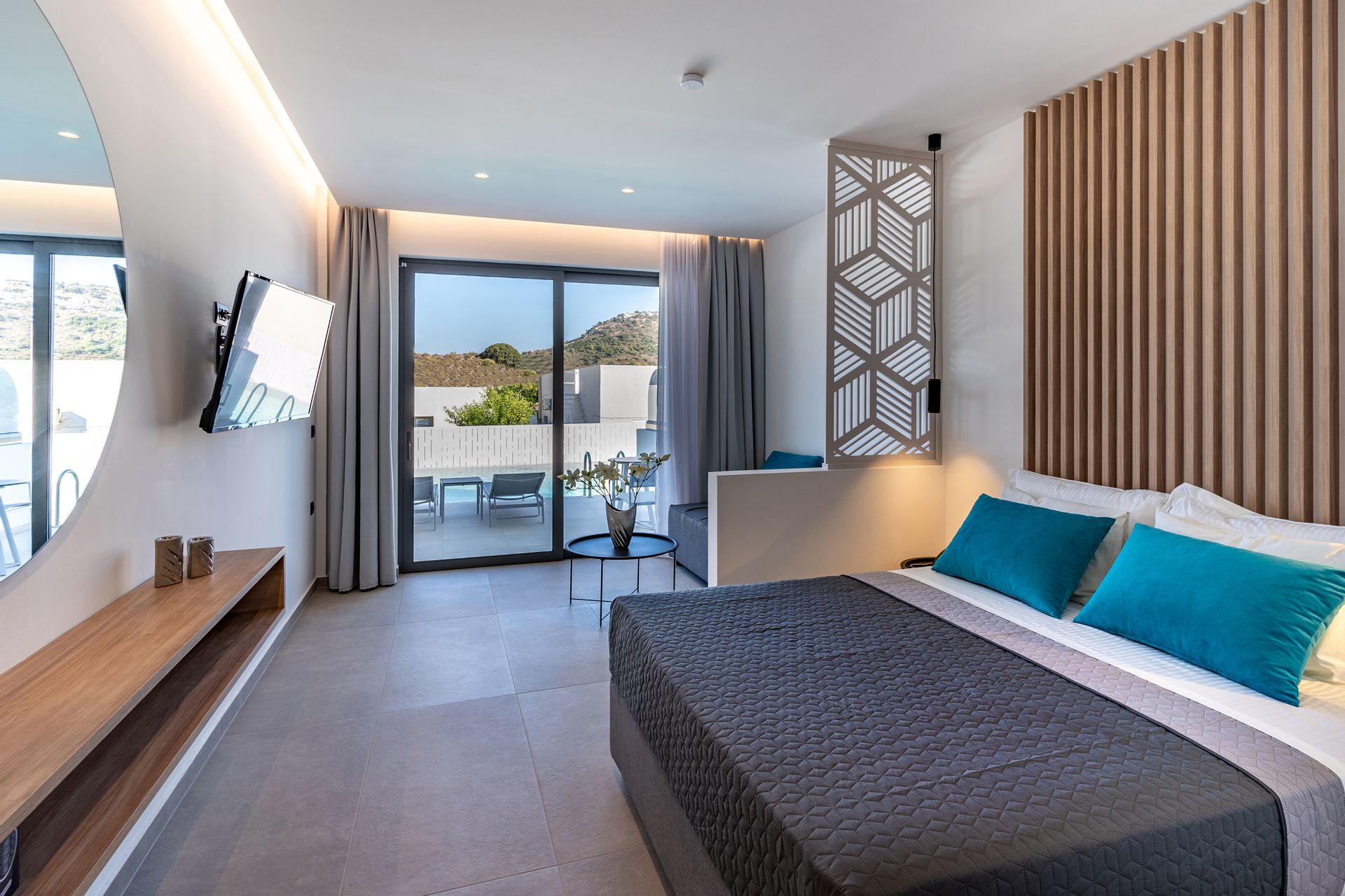 Zoes Hotel - 112