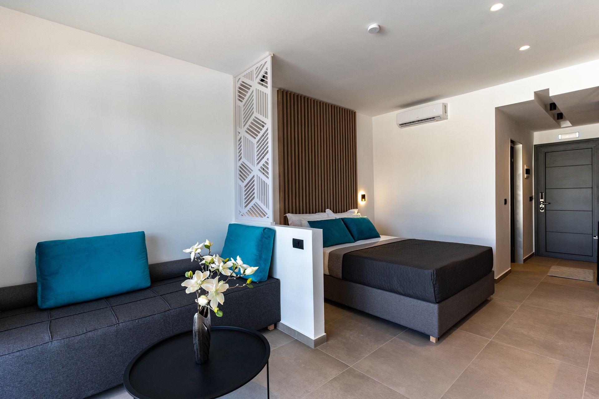 Zoes Hotel - 116