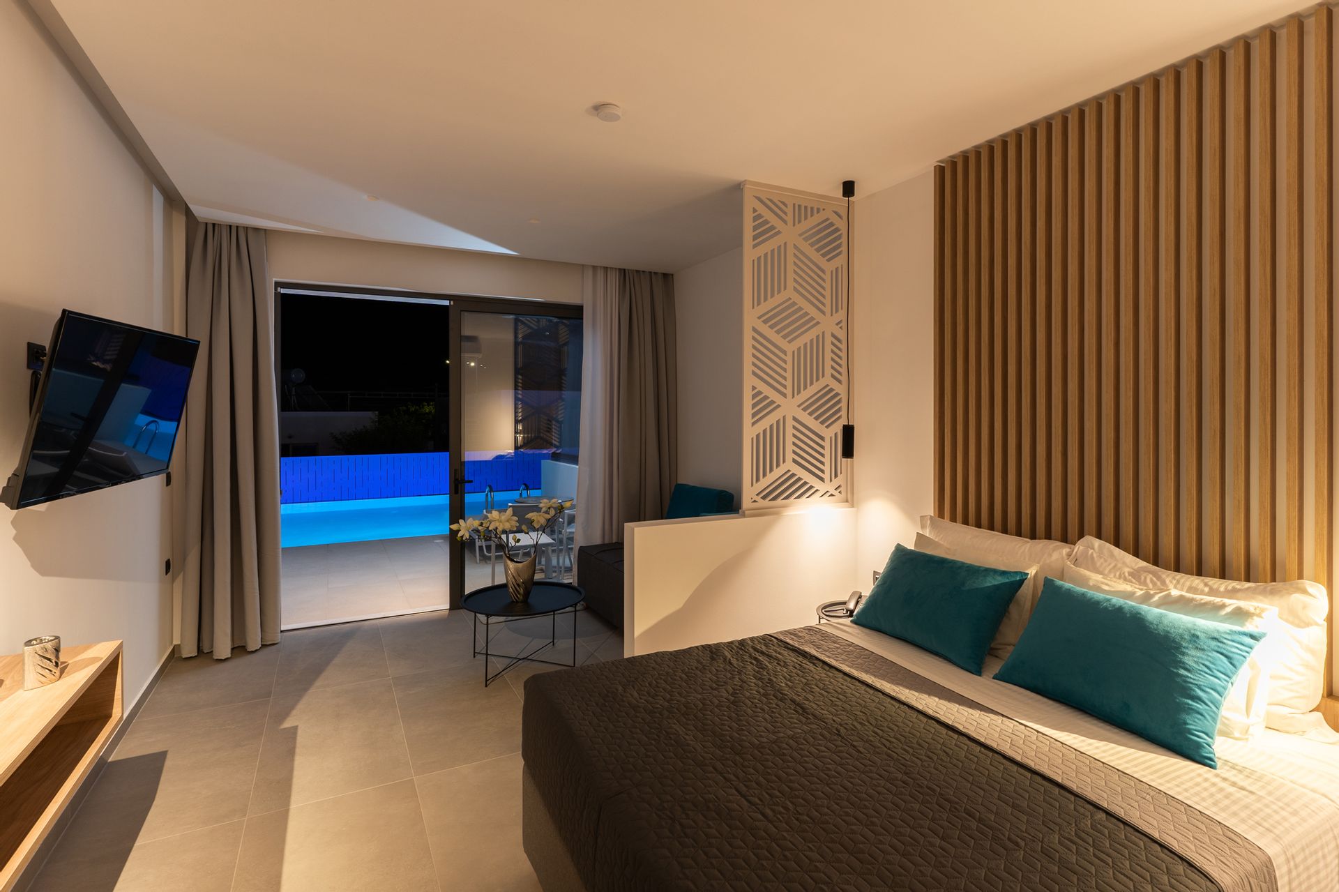 Zoes Hotel - 128